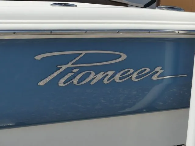 Slide: The Image of Pioneer Islander 180 2023 - 8