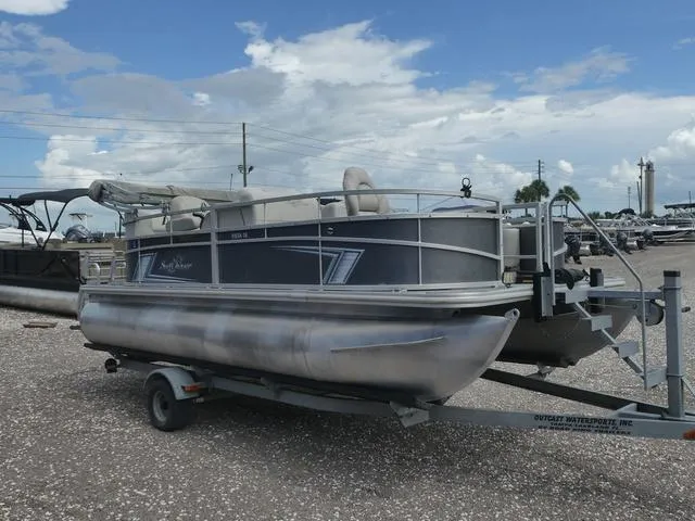 Slide: The Image of SunChaser Vista 18 Fish 2020 - 3