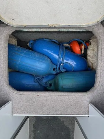 Slide: The Image of Bayliner 2250 1993 - 11