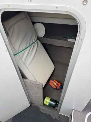 Slide: The Image of Bayliner 2250 1993 - 13