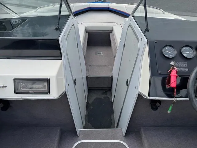 Slide: The Image of Bayliner 2250 1993 - 7