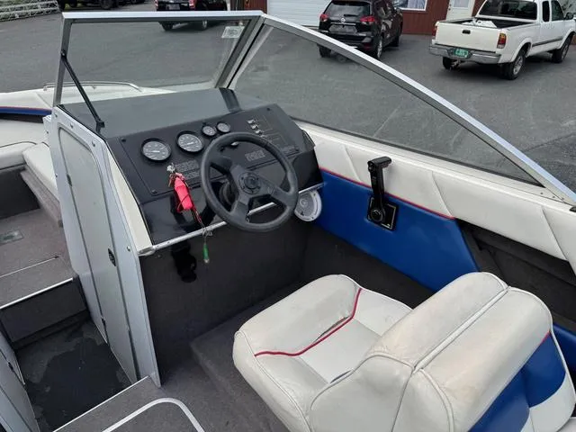 Slide: The Image of Bayliner 2250 1993 - 8