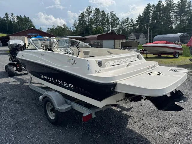 Slide: The Image of Bayliner 175 Bowrider 2012 - 3