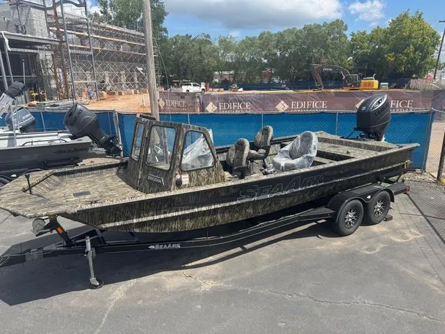 The Image of SeaArk 2272 MVT Flatcat 2026 - 1