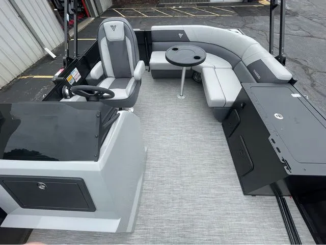 Slide: The Image of Viaggio Lago V-F V16F 2025 - 12