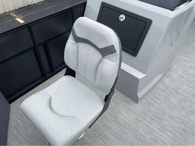 Slide: The Image of Viaggio Lago V-F V16F 2025 - 25