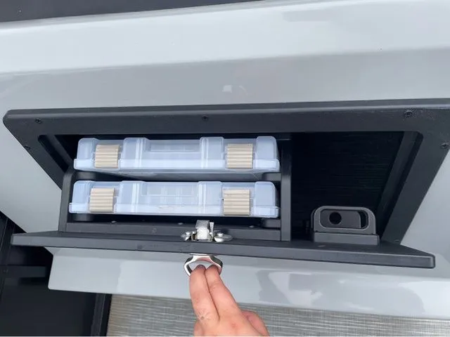 Slide: The Image of Viaggio Lago V-F V16F 2025 - 26