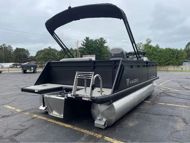 Slide: The Image of Viaggio Lago V-F V16F 2025 - 6