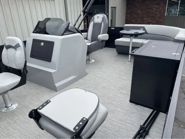 Slide: The Image of Viaggio Lago V-F V16F 2025 - 9