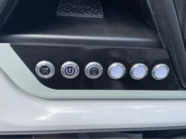 Slide: The Image of Viaggio Lago V-U V22U 2025 - 12