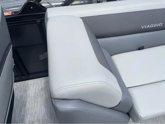 Slide: The Image of Viaggio Lago V-U V22U 2025 - 15