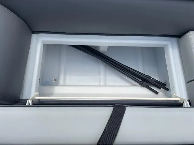 Slide: The Image of Viaggio Lago V-U V22U 2025 - 17