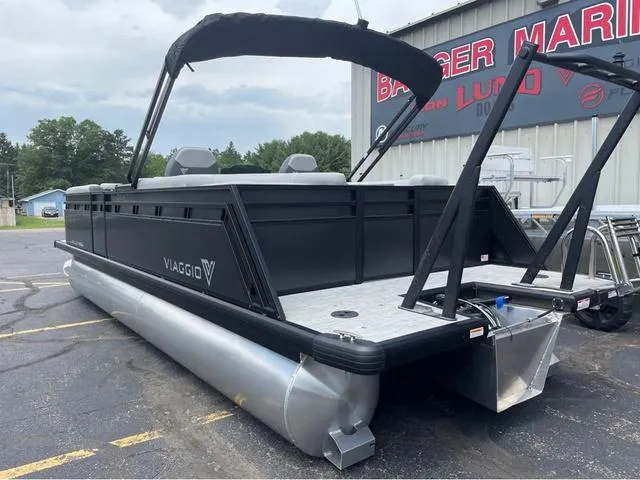 Slide: The Image of Viaggio Lago V-U V22U 2025 - 6