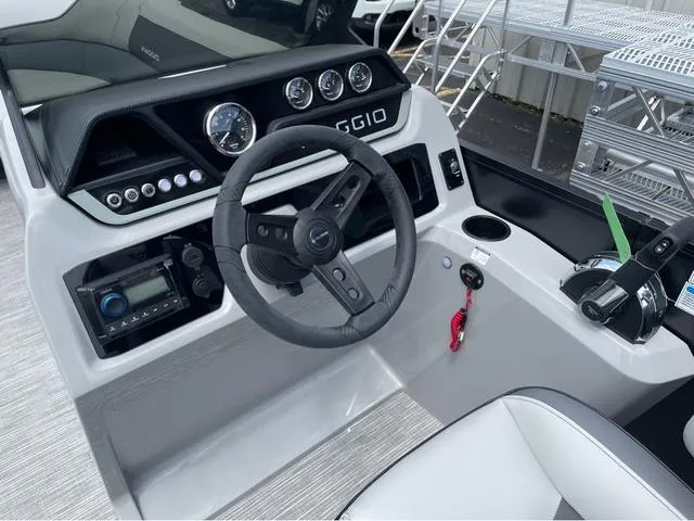 Slide: The Image of Viaggio Lago V-U V22U 2025 - 9