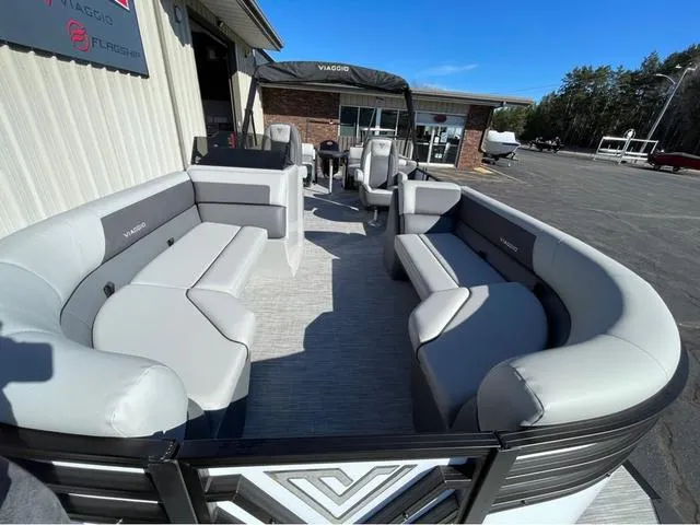 Slide: The Image of Viaggio V22U 2025 - 7