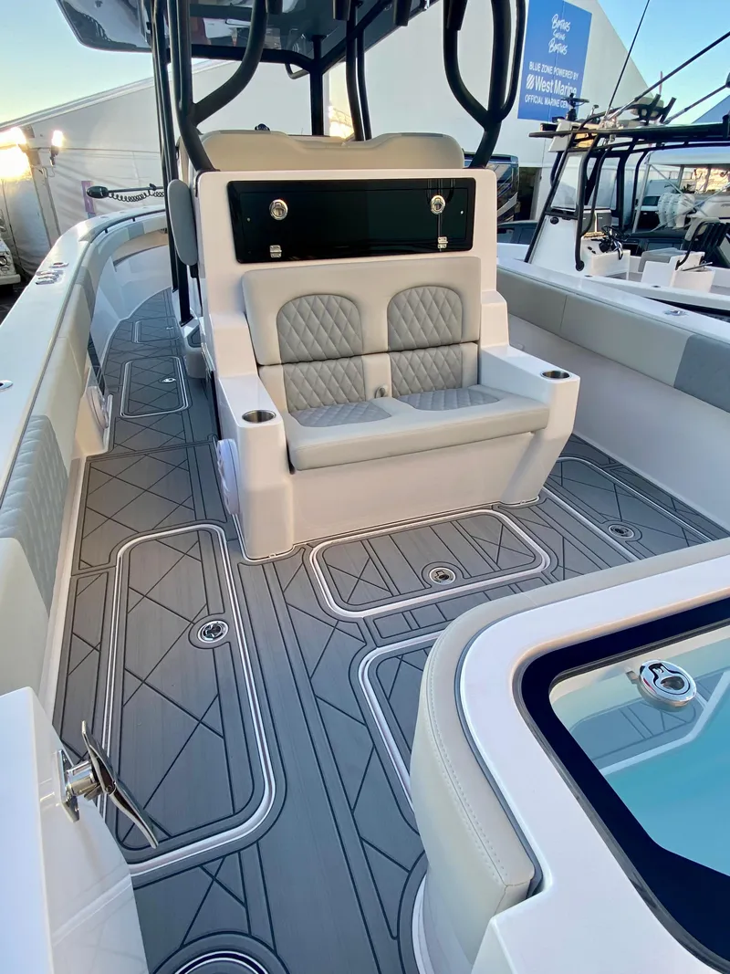 Slide: The Image of Reef Runner 230 C Open 2026 - 12