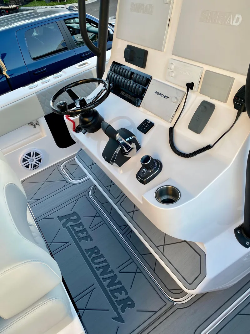 Slide: The Image of Reef Runner 230 C Open 2026 - 15