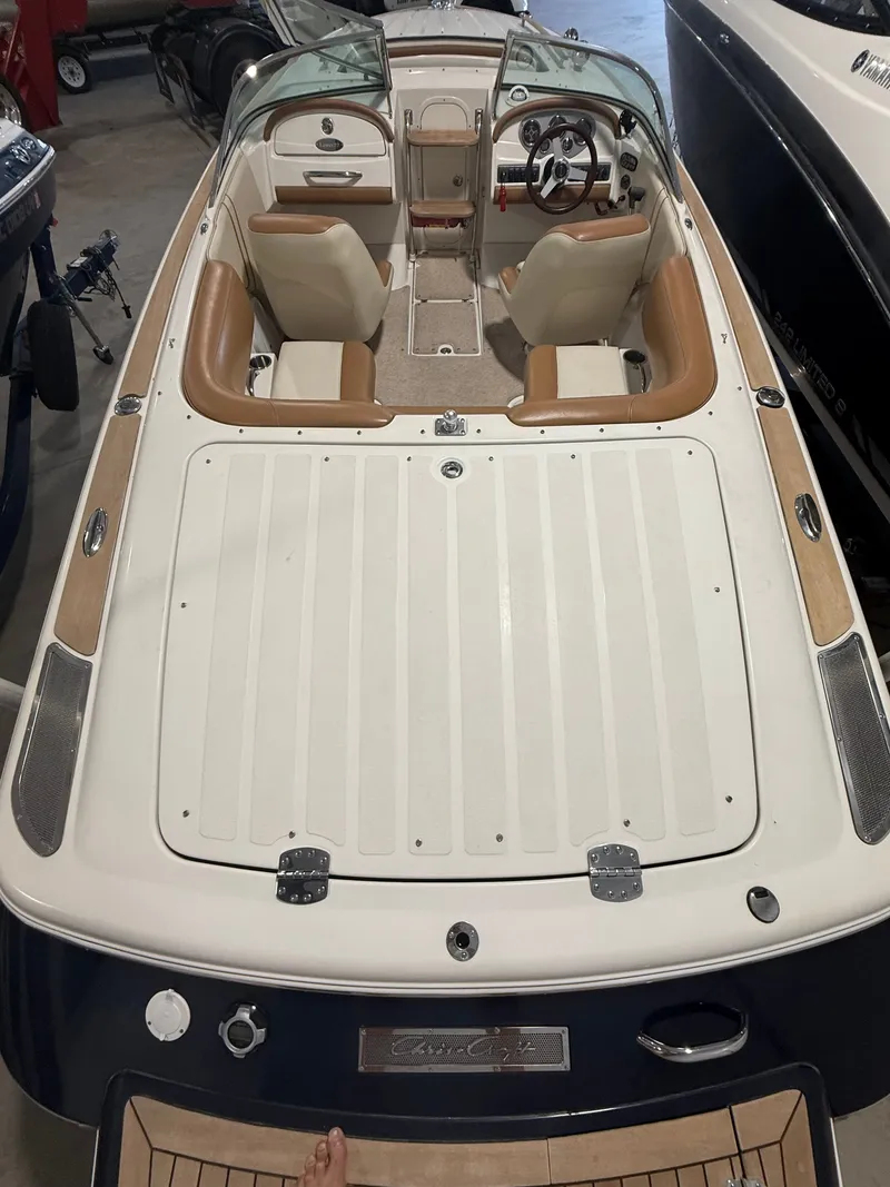 Slide: The Image of Chris-Craft 22 Lancer 2007 - 9