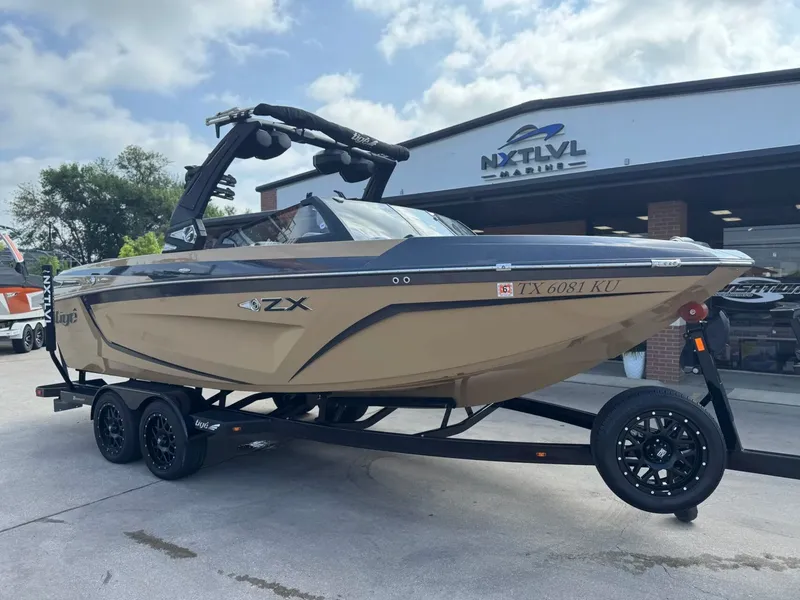 Slide: The Image of Tigé 23ZX 2023 - 2