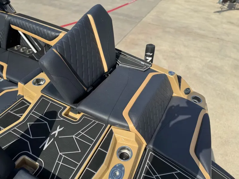 Slide: The Image of Tigé 23ZX 2023 - 6