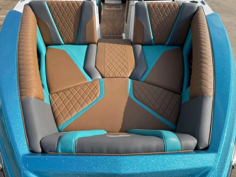 Slide: The Image of Tigé 25ZX 2023 - 17