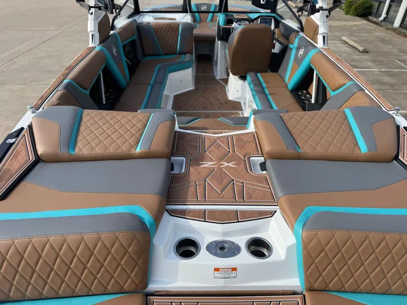 Slide: The Image of Tigé 25ZX 2023 - 7