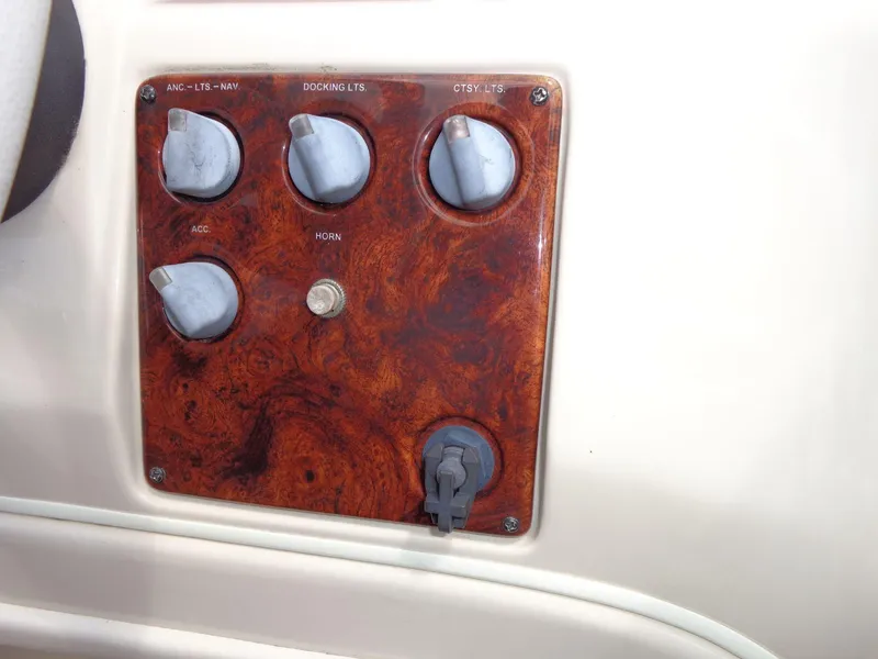 Slide: The Image of Triton Summit Pontoon 200 Gold 2006 - 25