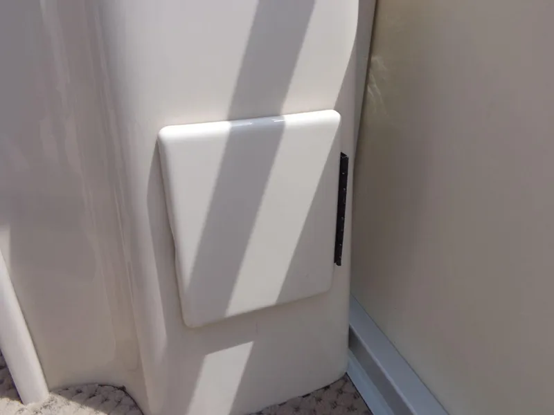 Slide: The Image of Triton Summit Pontoon 200 Gold 2006 - 29