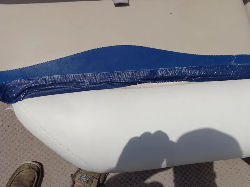 Slide: The Image of Triton Summit Pontoon 200 Gold 2006 - 38