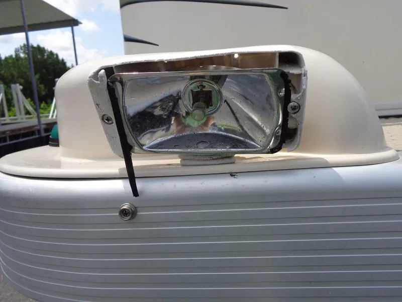 Slide: The Image of Triton Summit Pontoon 200 Gold 2006 - 47