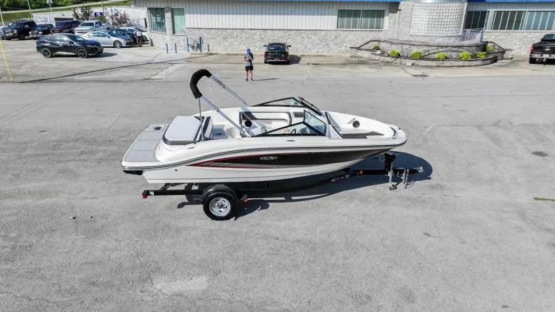 Slide: The Image of Sea Ray 190 SPX 4.3 2015 - 11