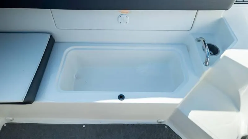 Slide: The Image of Sea Ray 190 SPX 4.3 2015 - 43