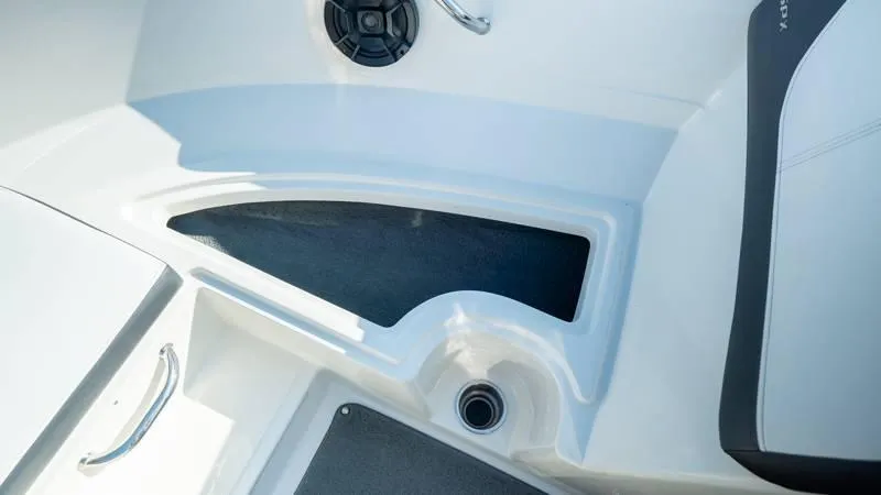 Slide: The Image of Sea Ray 190 SPX 4.3 2015 - 44