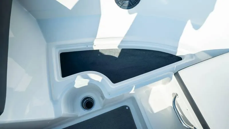 Slide: The Image of Sea Ray 190 SPX 4.3 2015 - 46