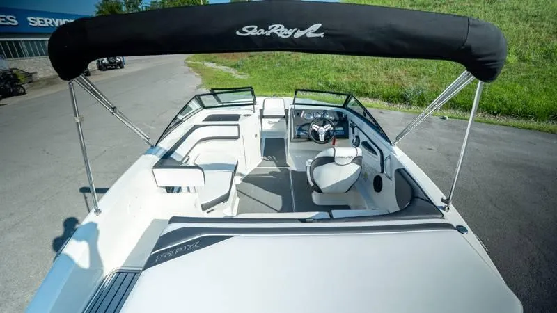 Slide: The Image of Sea Ray 190 SPX 4.3 2015 - 47