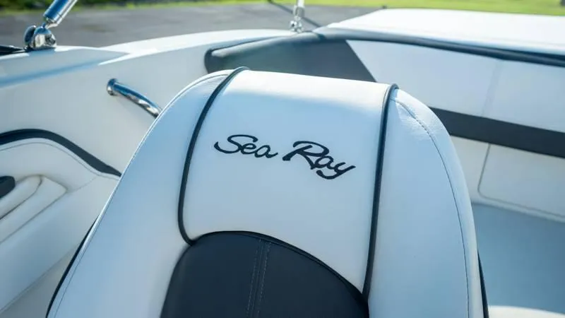 Slide: The Image of Sea Ray 190 SPX 4.3 2015 - 50