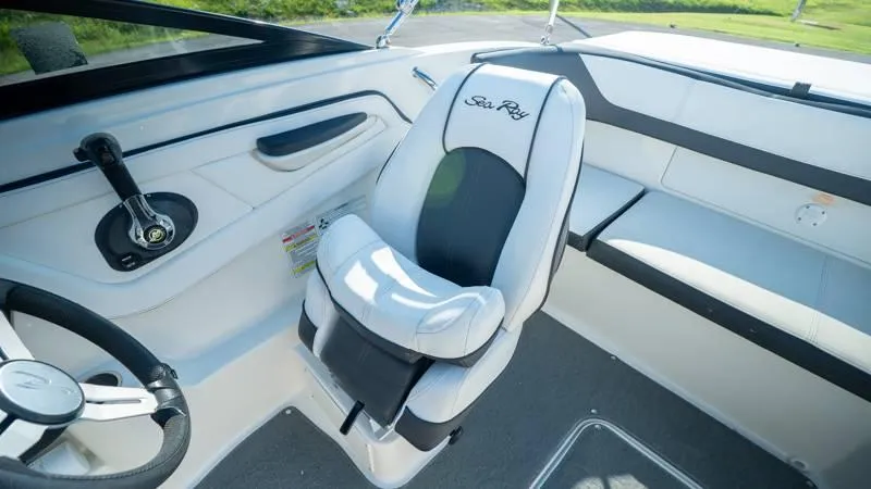 Slide: The Image of Sea Ray 190 SPX 4.3 2015 - 55