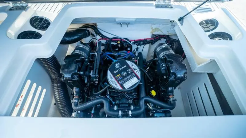 Slide: The Image of Sea Ray 190 SPX 4.3 2015 - 60