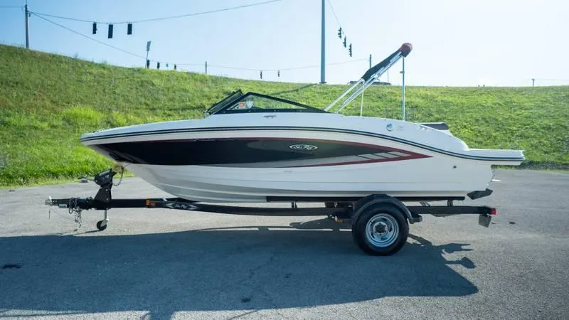 Slide: The Image of Sea Ray 190 SPX 4.3 2015 - 69