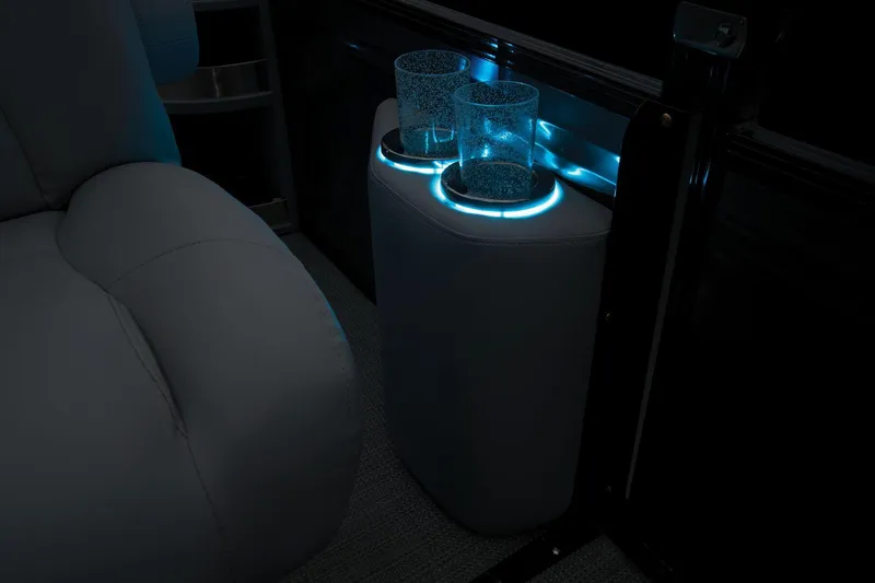 Slide: The Image of Regency 230 LE3 Sport 2025 - 56