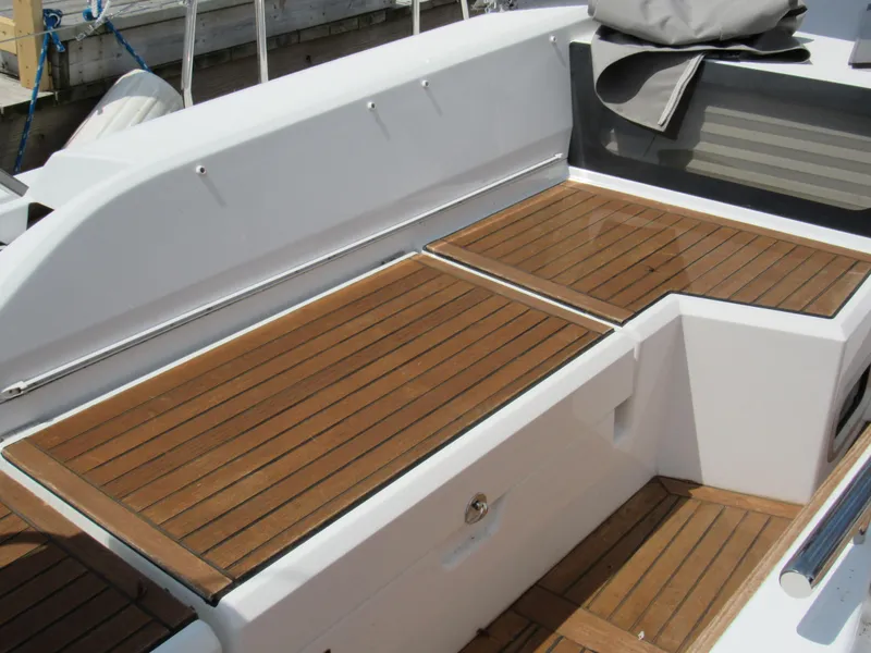 Slide: The Image of Large Cockpit Seating w/ Cushions Seat and Back - 21