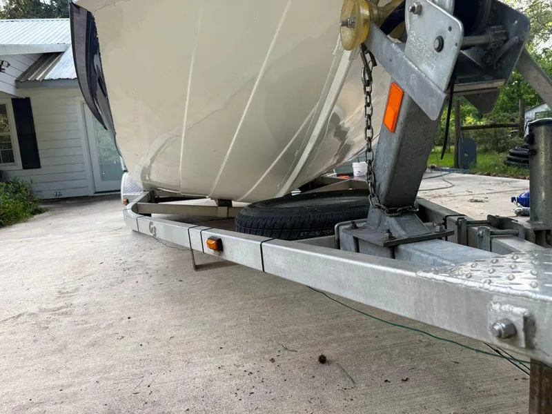 Slide: The Image of G3 18 Bay DLX 2018 - 11