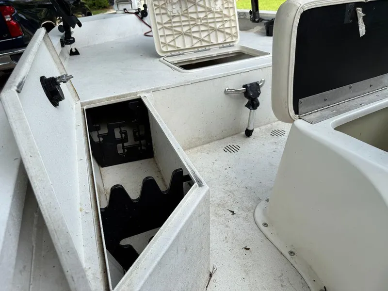 Slide: The Image of G3 18 Bay DLX 2018 - 17