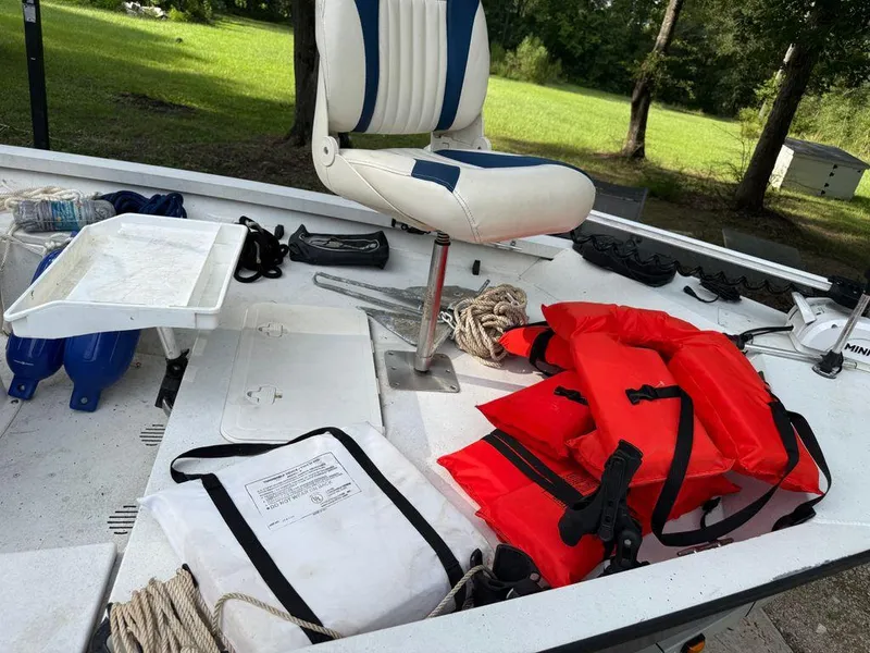 Slide: The Image of G3 18 Bay DLX 2018 - 5