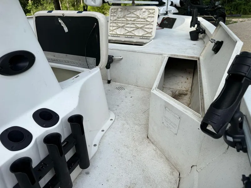 Slide: The Image of G3 18 Bay DLX 2018 - 8