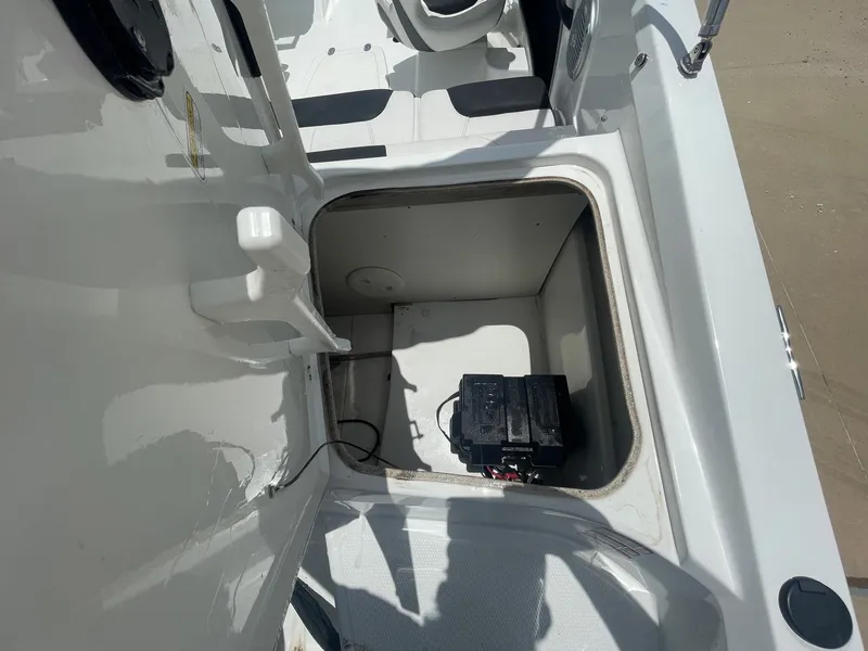 Slide: The Image of Tahoe 450 TS 2018 - 13