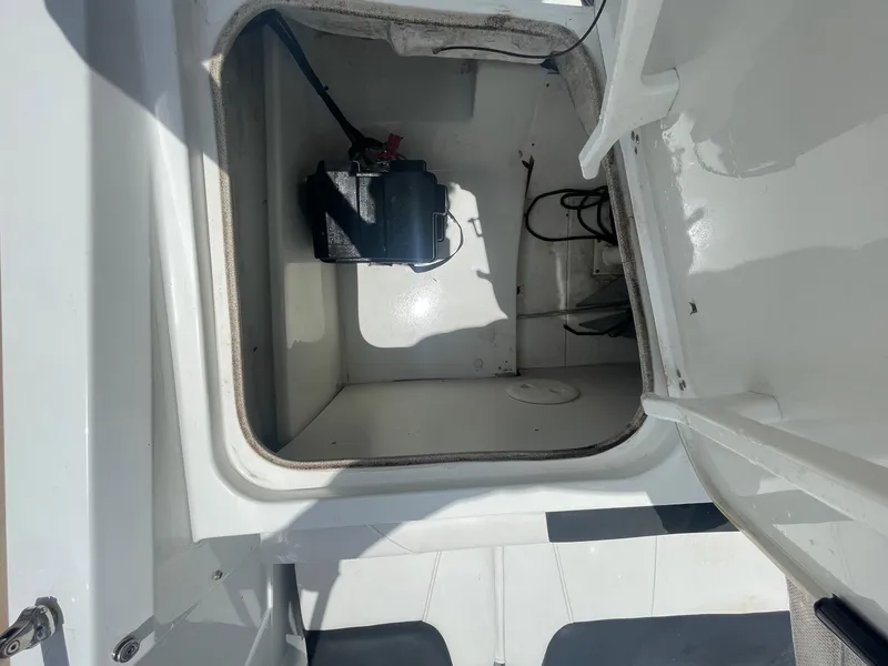 Slide: The Image of Tahoe 450 TS 2018 - 14