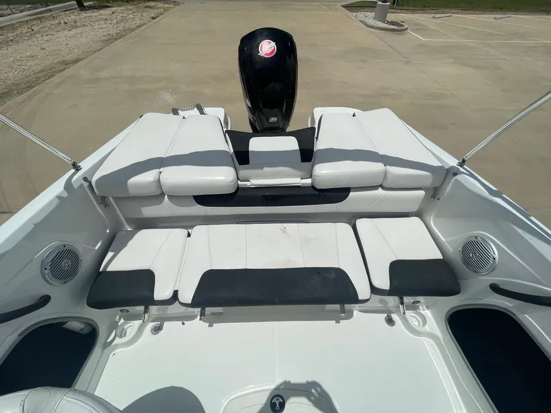 Slide: The Image of Tahoe 450 TS 2018 - 15