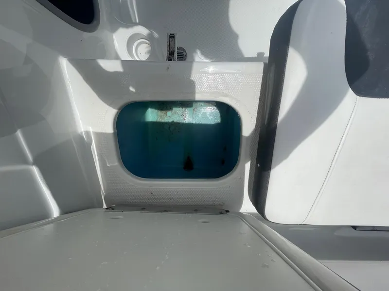 Slide: The Image of Tahoe 450 TS 2018 - 18