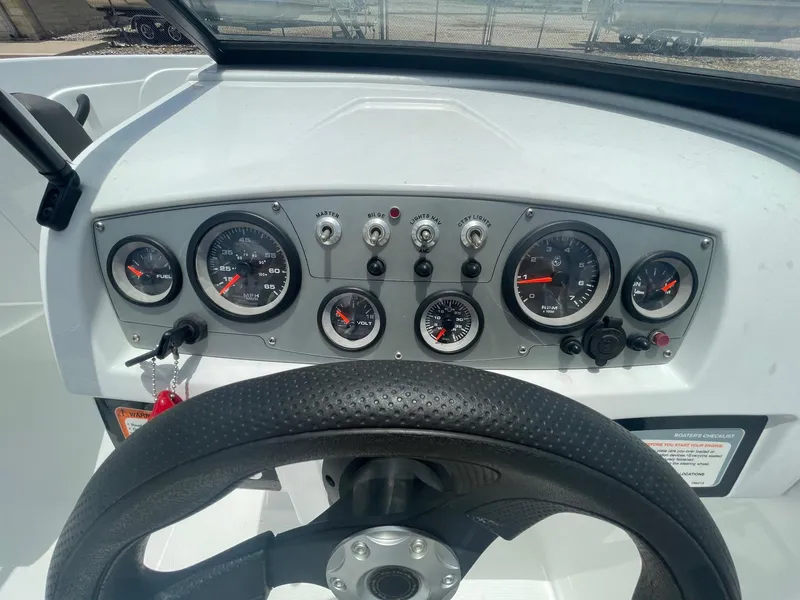 Slide: The Image of Tahoe 450 TS 2018 - 22